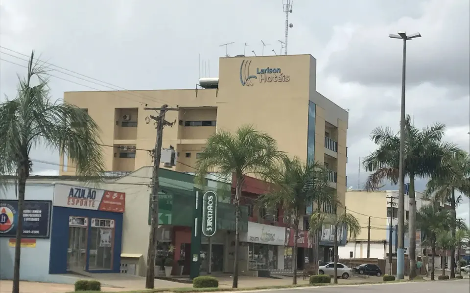 Foto 4 de Larisson hotel
